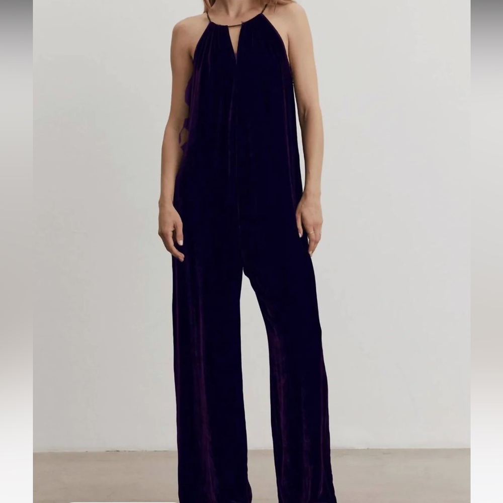 $345 NWT Navy Velvet by Graham & Spencer “Cienna” Velvet Jumpsuit Sz Small